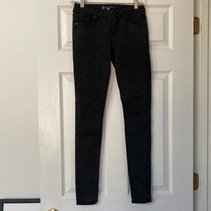 Juniors Black Skinny Jeans, 5-pocket, zip fly